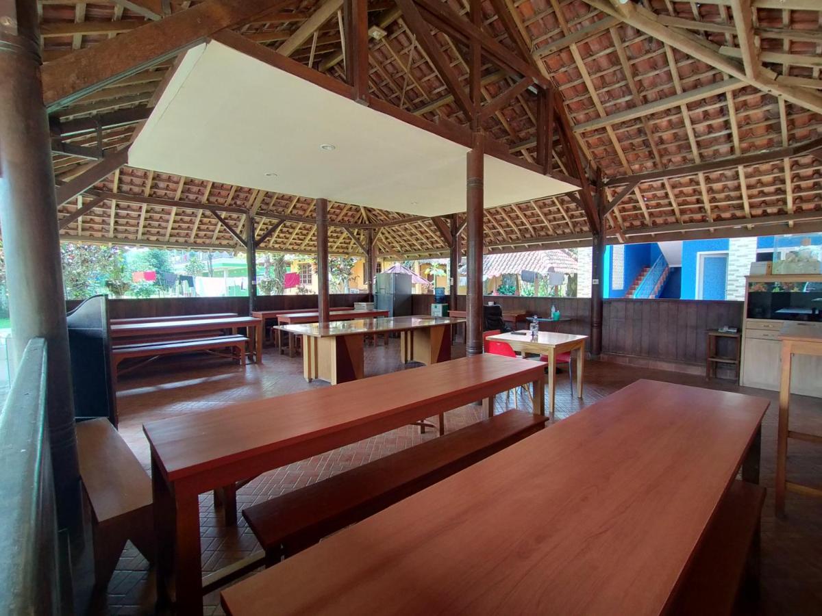 Batu Tua Puncak Redpartner 2*